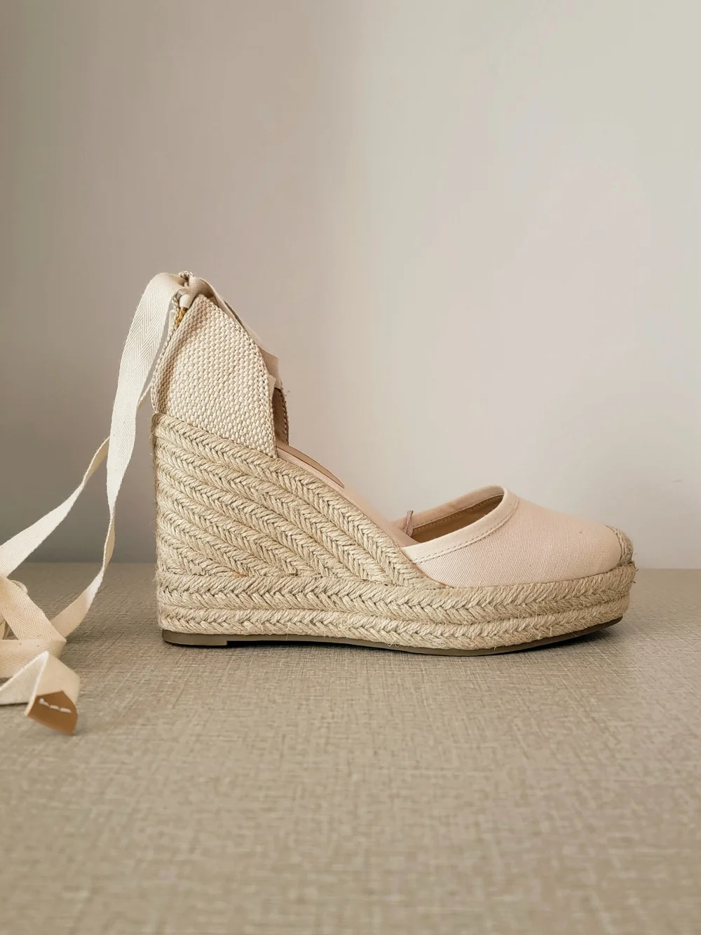 Express Cream Canvas Ankle Tie Espadrille Platform Wedge Sandals - 6.5 NWOB